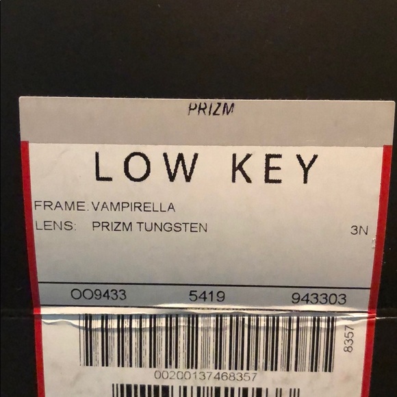 OAKLEY SUNGLASSES - Picture 7 of 7